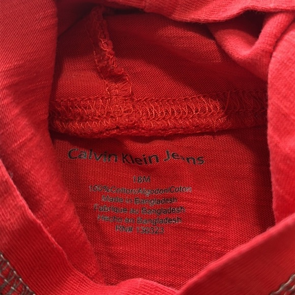 Calvin Klein Jeans - pullover hoodie T-shirt. size 18 months - Picture 2 of 3
